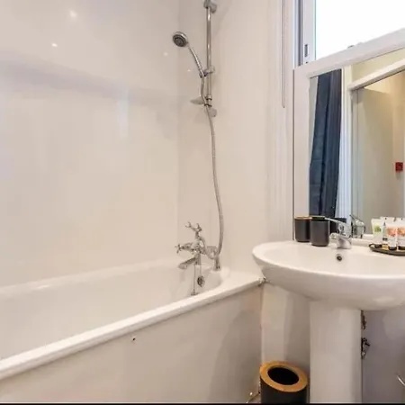 Deluxe 2-Bedroom Apartment In Kings Cross London Exterior foto
